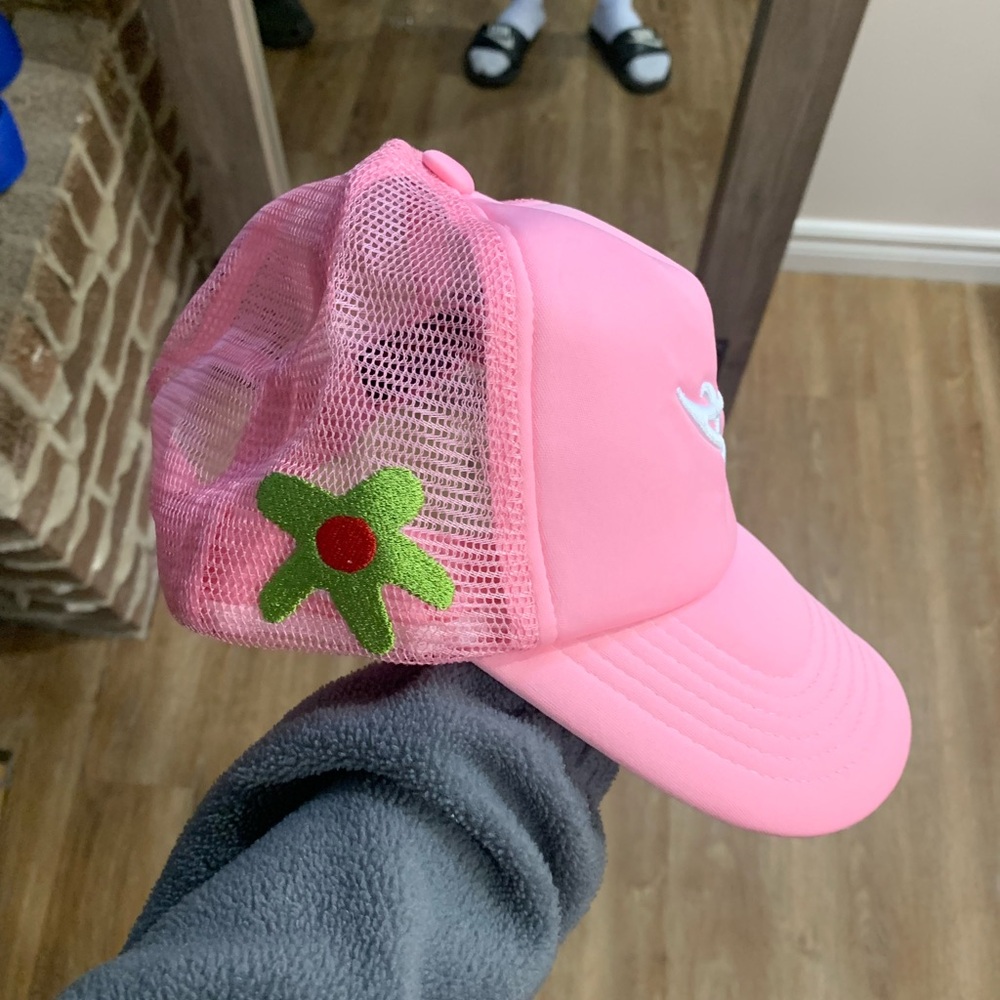 Pink trucker hat - Picture 3 of 6